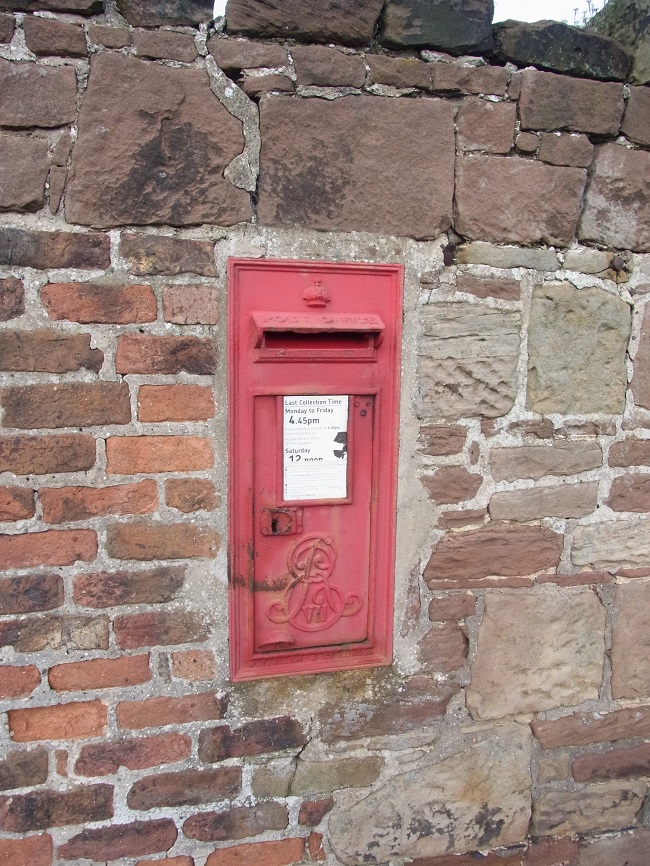 Post box in Marine Road